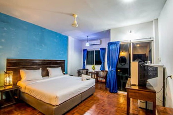 Room 3 of 40