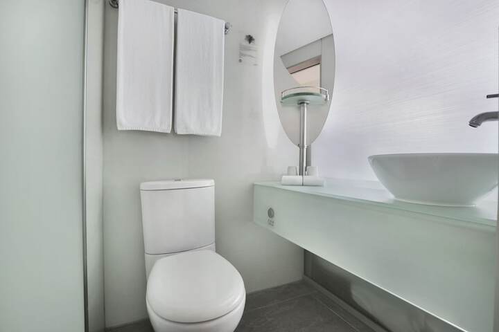 Room 15 of 36
