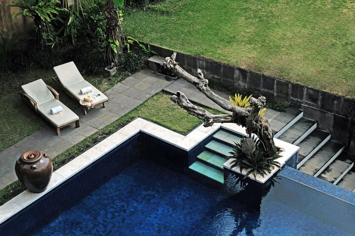 Pool 14 of 20
