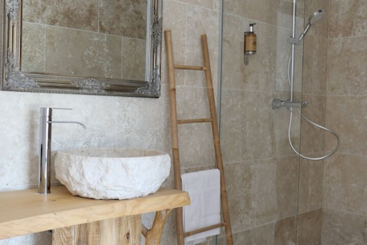 Room 14 of 26