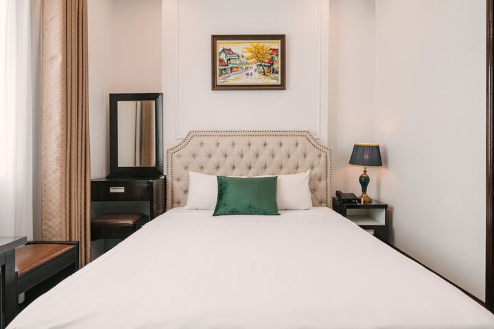 Room 4 of 49