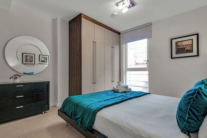 Room 4 of 14