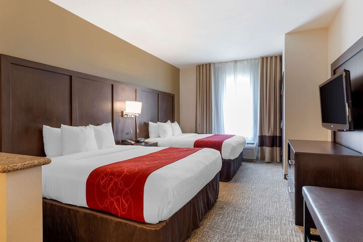 1 King Bed Suite (12 of 16)
