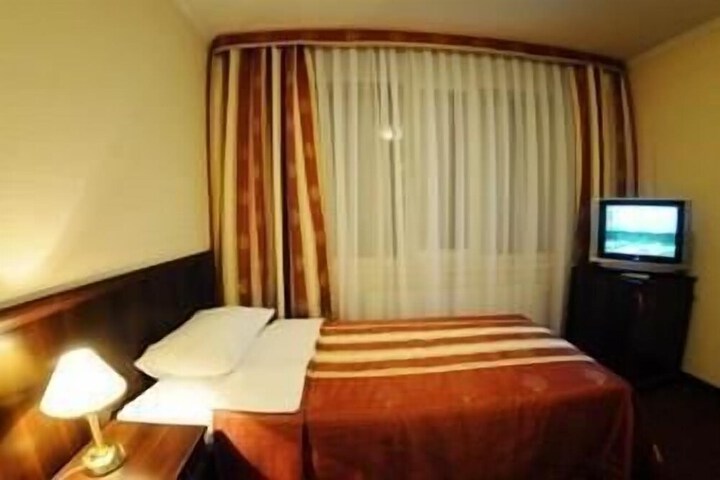 Room 18 of 40