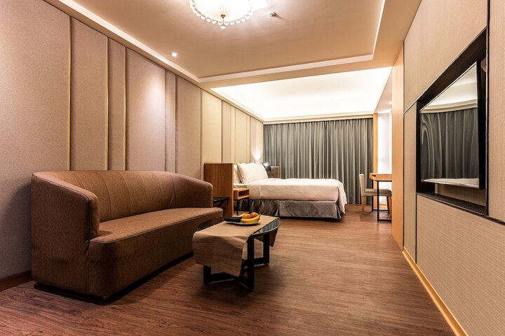 Room 29 of 51