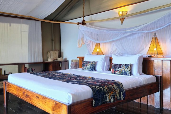 Room 10 of 28