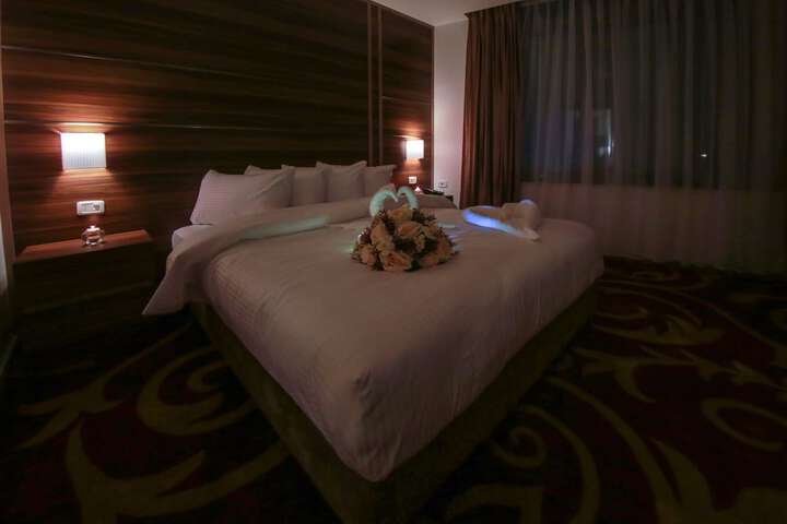 Room 8 of 22