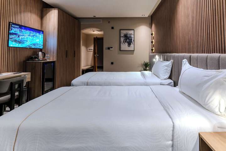 Room 16 of 86