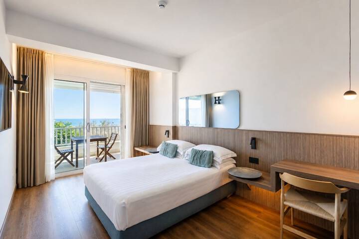 Room 34 of 125