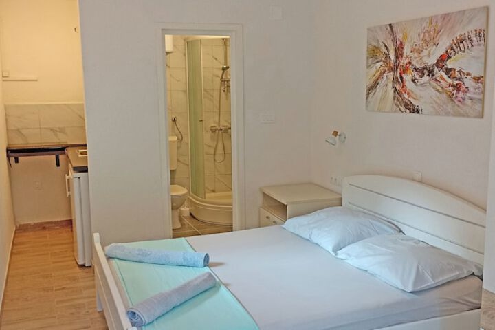 Room 75 of 117
