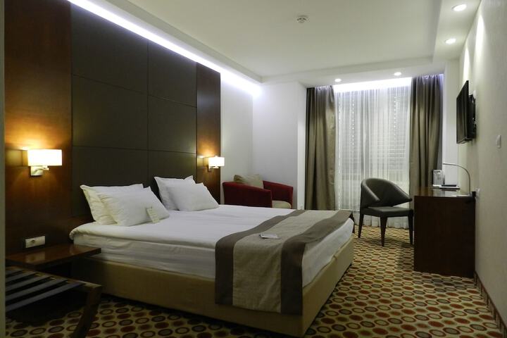 Room 16 of 64