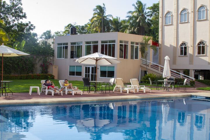 Hotel with Pool