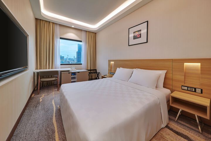 Room 14 of 35