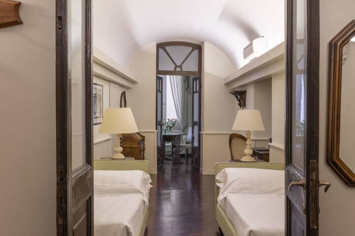 Room 42 of 380