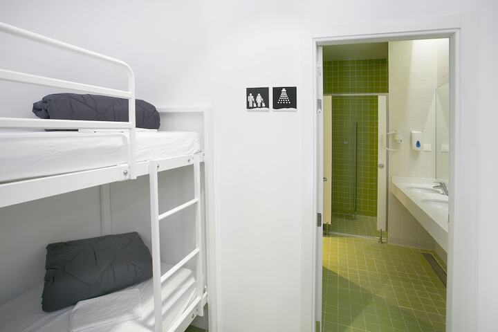 Room 6 of 50