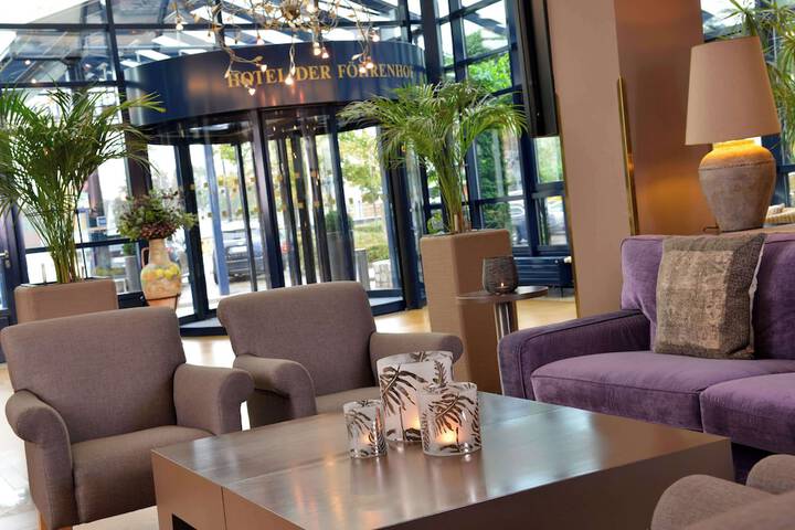 Entrance & Lobby