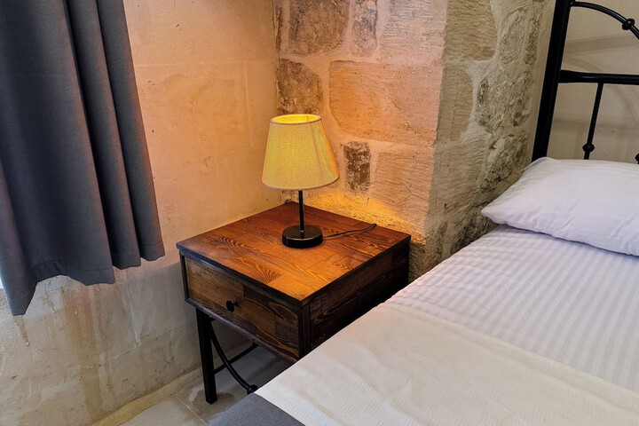 Room 42 of 95