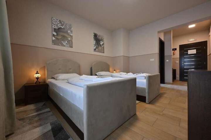 Room 3 of 42