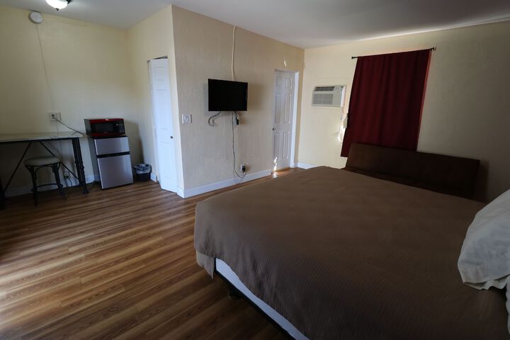 Room 12 of 38