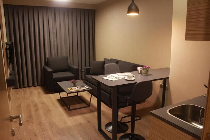 Room 11 of 49