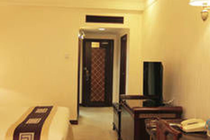 Room 15 of 159