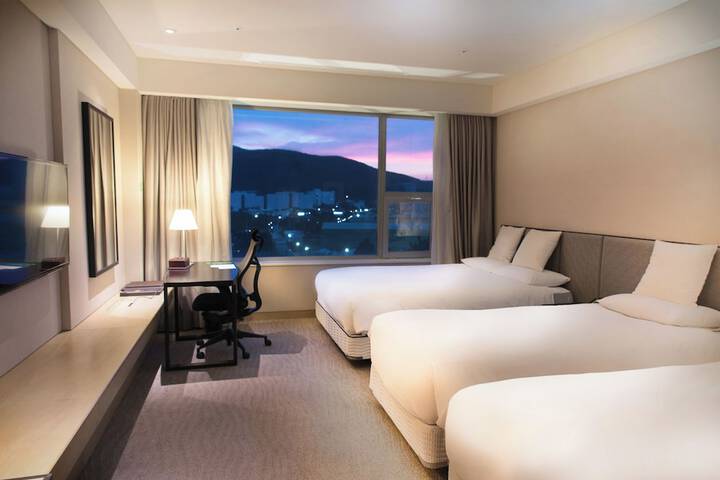 Room 12 of 39