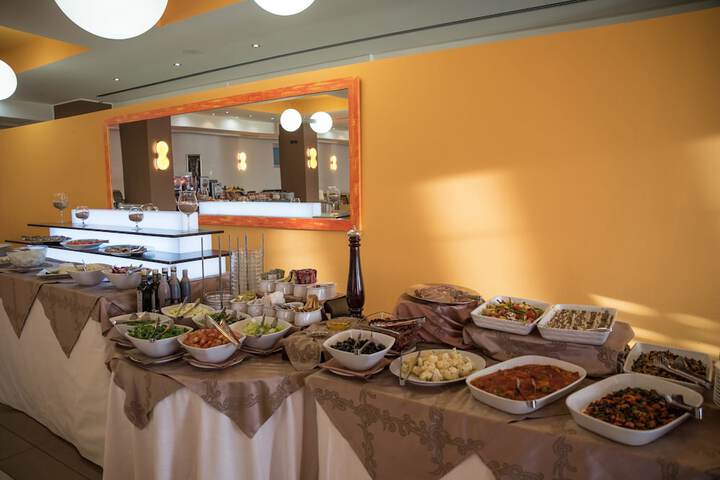 Breakfast/Coffee Service 32 of 48