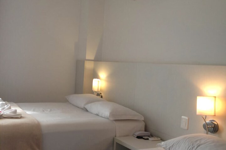 Room 11 of 40
