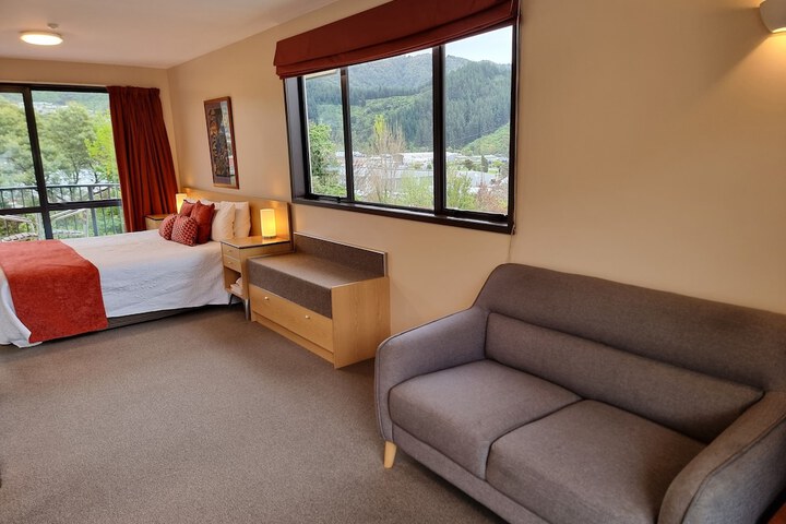 Room 13 of 43