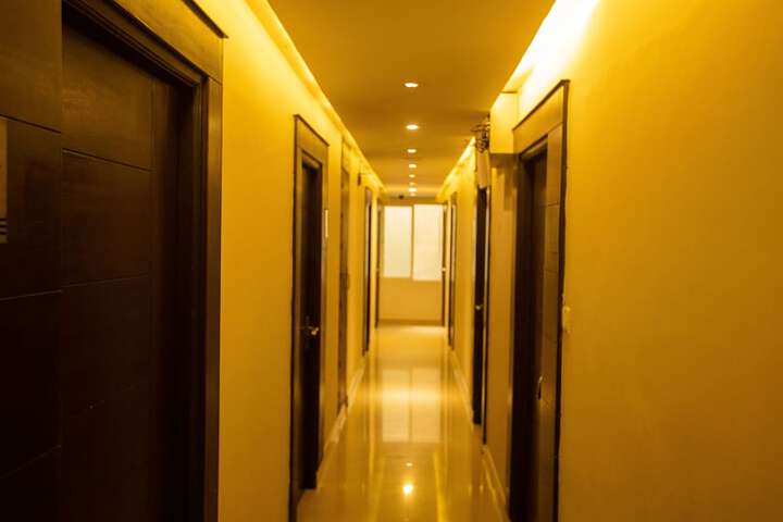 Ballroom/Hall 28 of 30