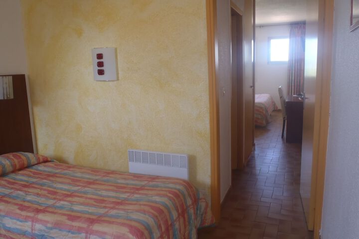 Room 5 of 52