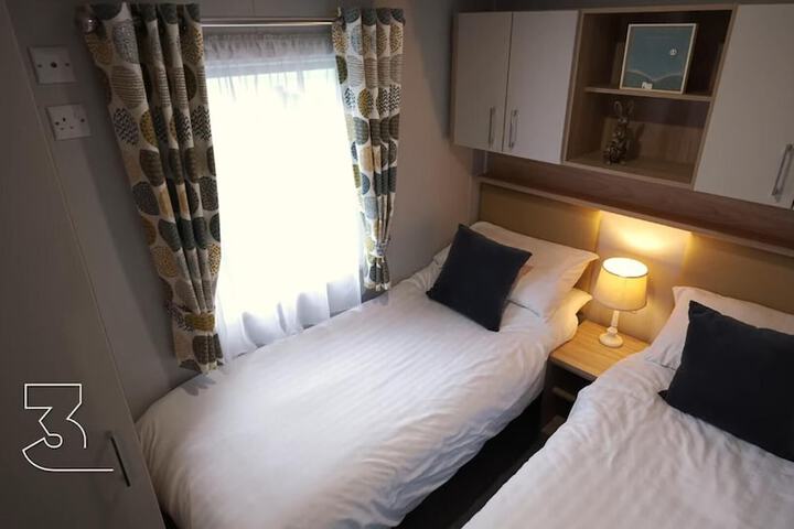 Room 4 of 12