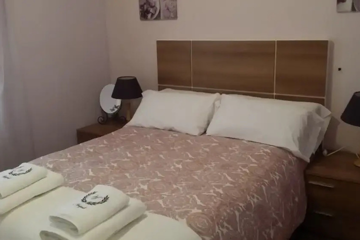 Room 2 of 11