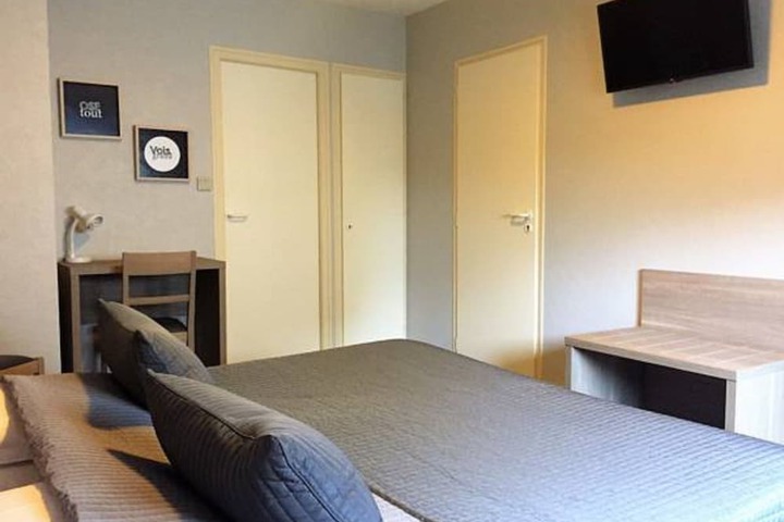 Room 7 of 50