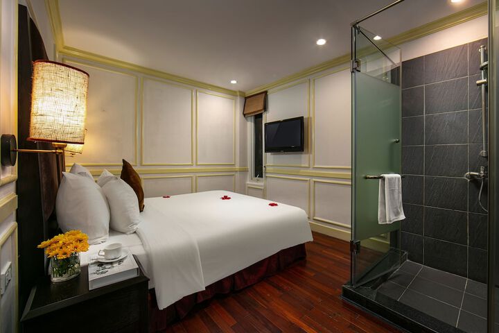 Room 9 of 113