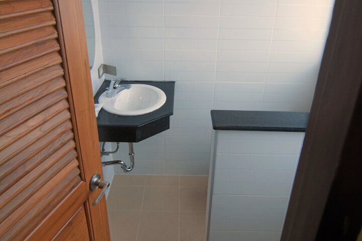 Room 30 of 41