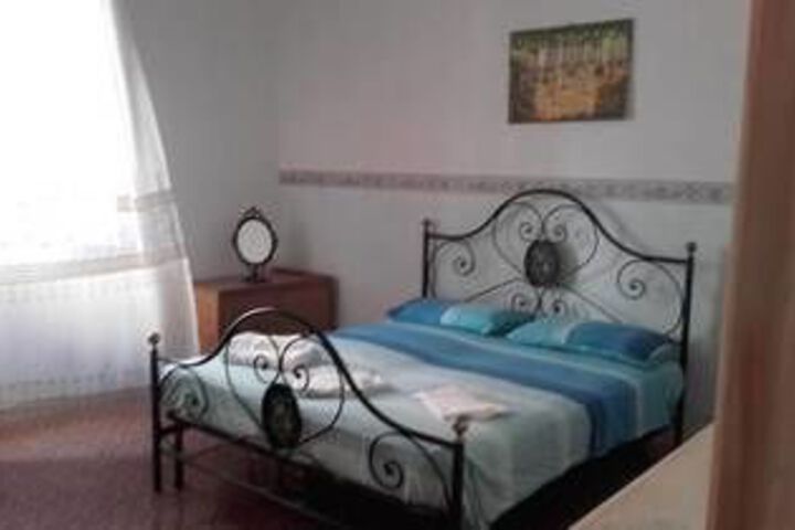 Room 5 of 14