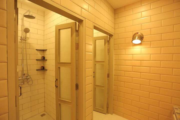 Room 23 of 54