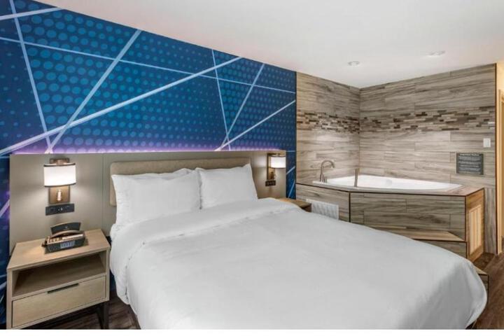 1 King Bed Efficiency (6 of 8)