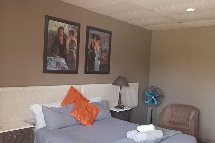 Room 9 of 27