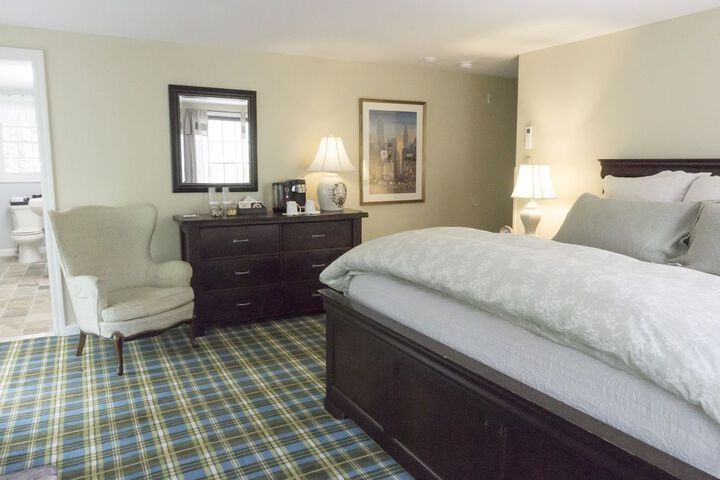Room 10 of 25