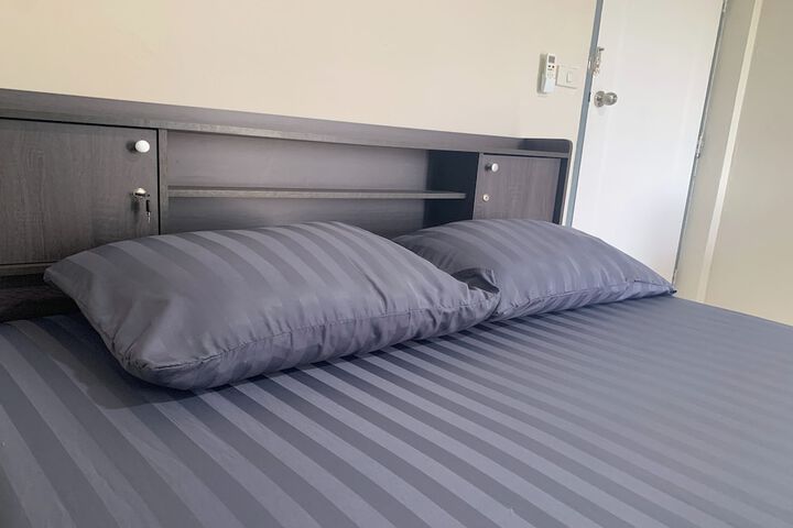 Room 6 of 16
