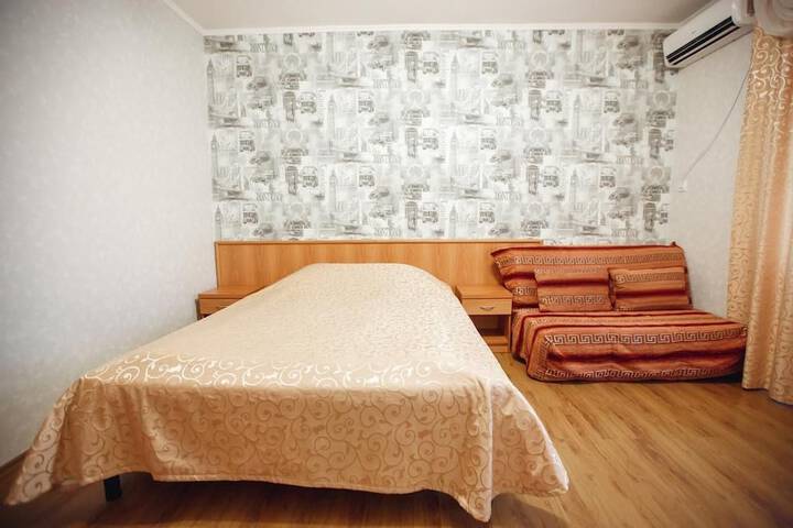 Room 6 of 32