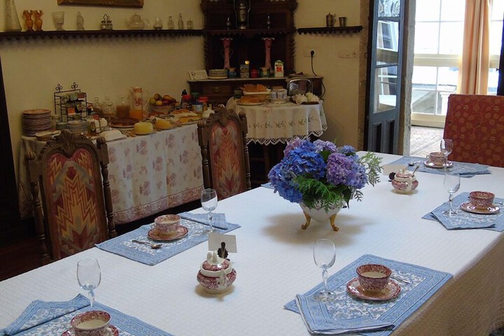 Breakfast/Coffee Service 15 of 48