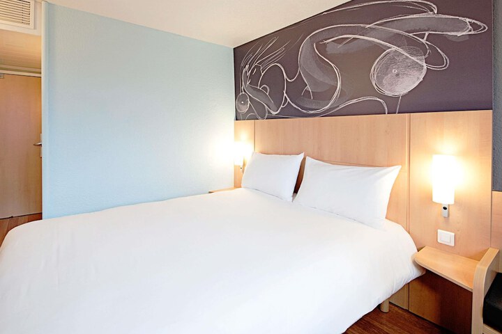 Room 18 of 60