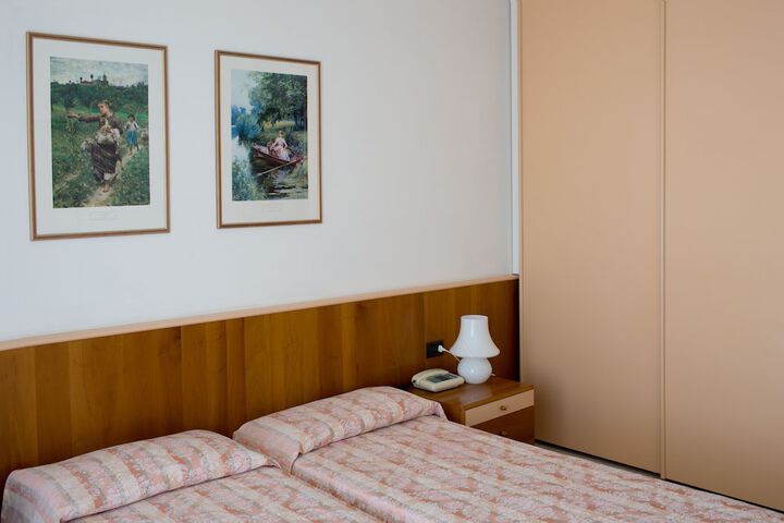 Room 9 of 56