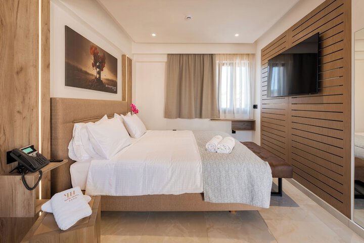 Room 8 of 42