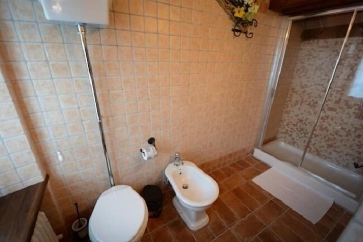 Room 12 of 12