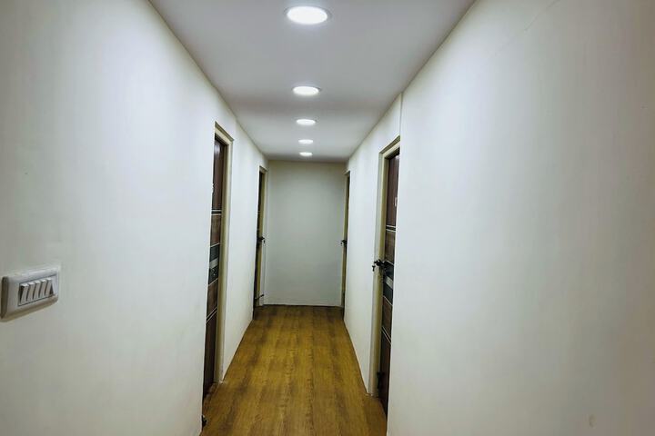 Room 5 of 14