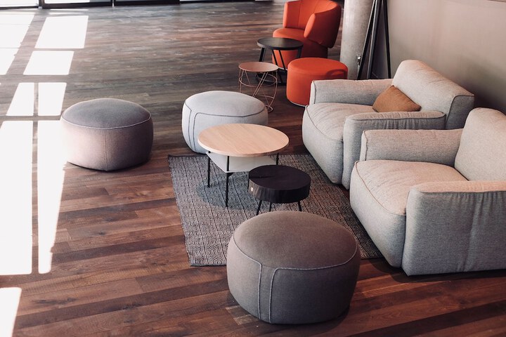 Lounge 104 of 116